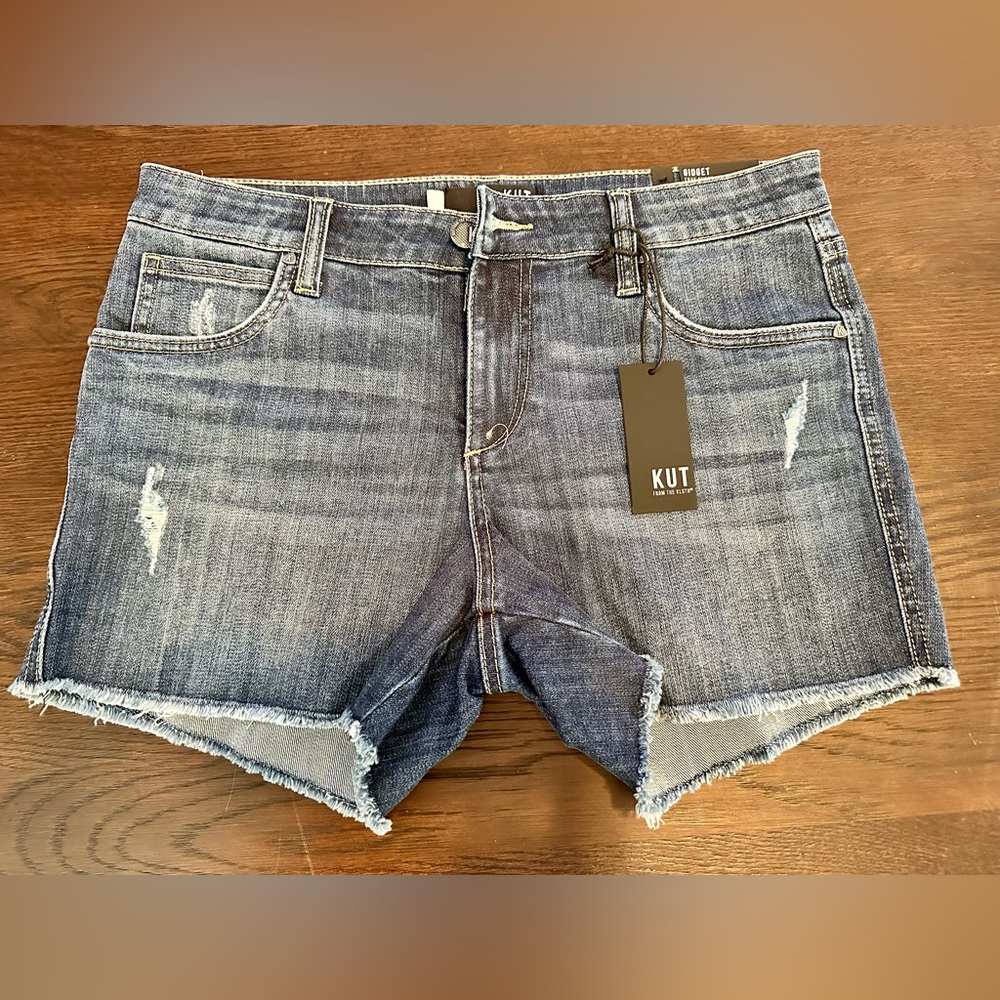 NWT KUT from the Kloth Gidget Mid Rise Fray Shorts, Size 8, Stimulating Dark